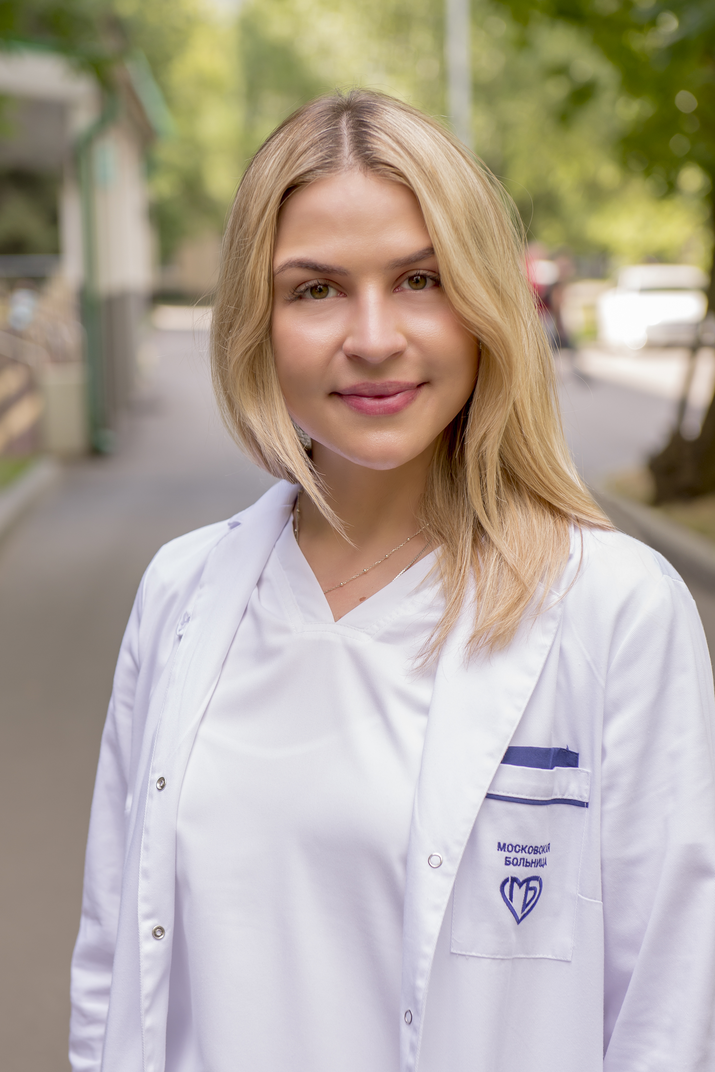 Врач отделения оториноларингологии и микрохирургии уха